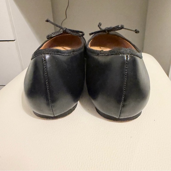 Christian Louboutin Elegant Black Flats with Bow - Picture 7 of 12